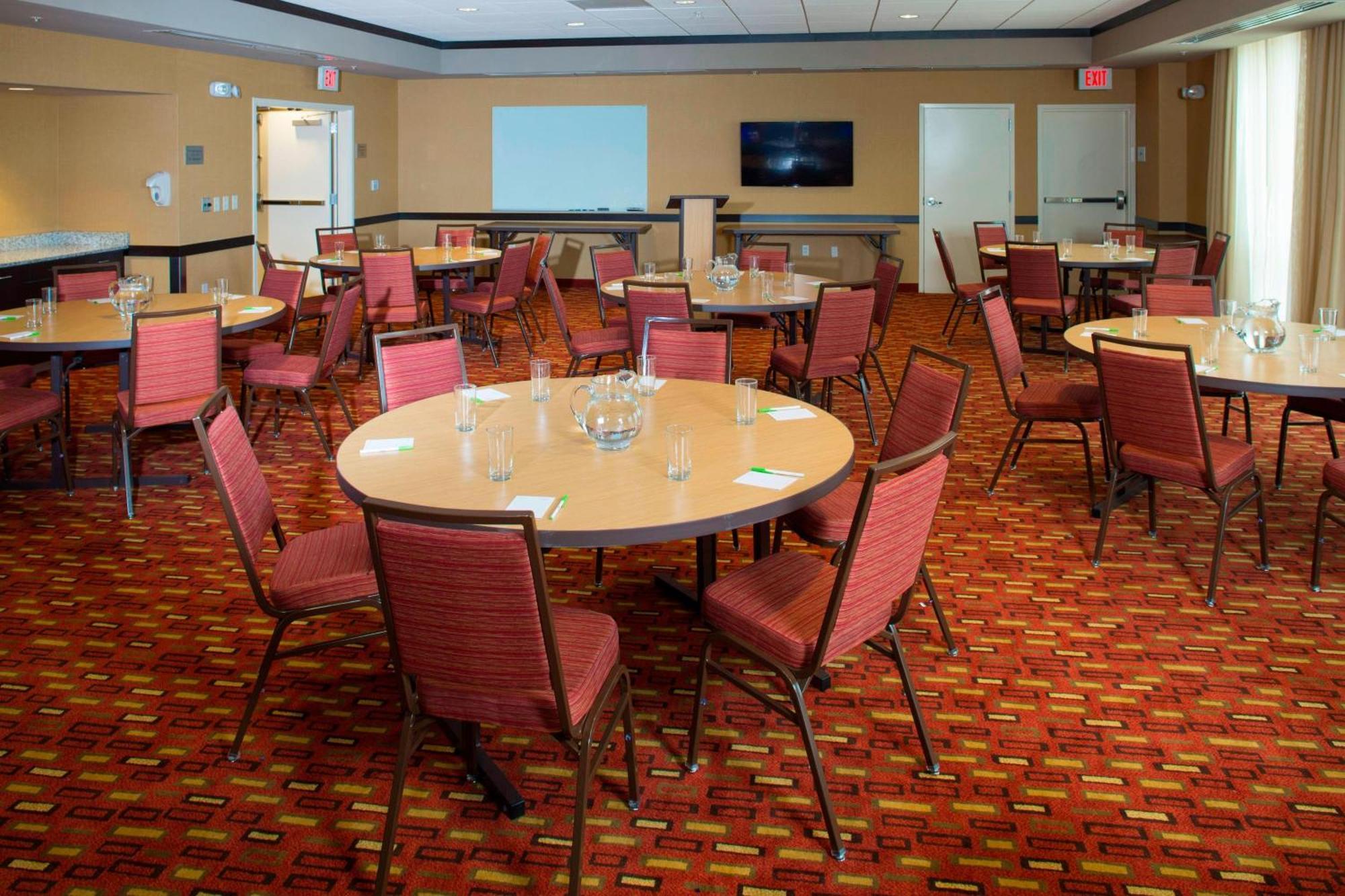 Courtyard By Marriott Dallas Midlothian At Midlothian Conference Center Exterior foto