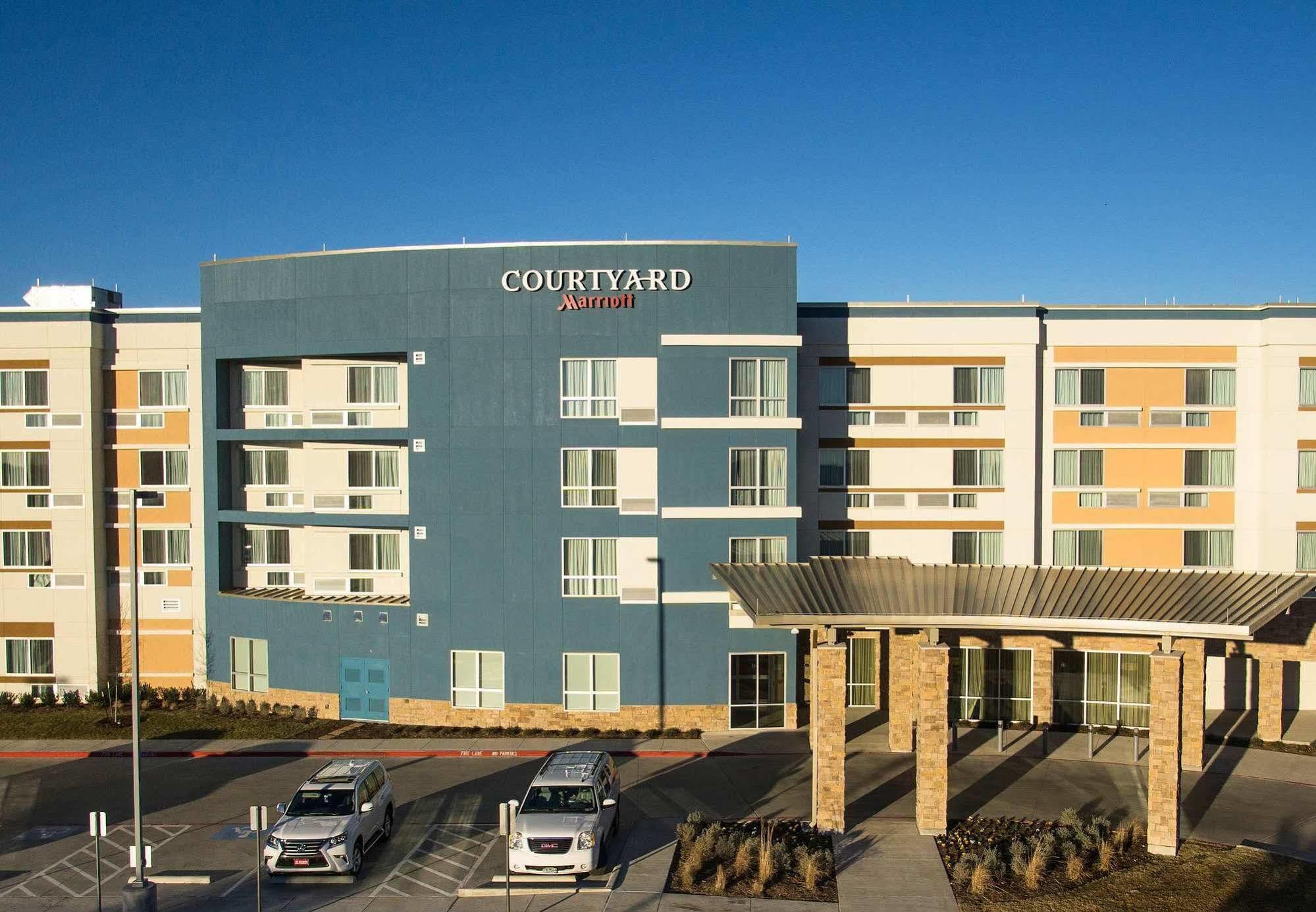 Courtyard By Marriott Dallas Midlothian At Midlothian Conference Center Exterior foto
